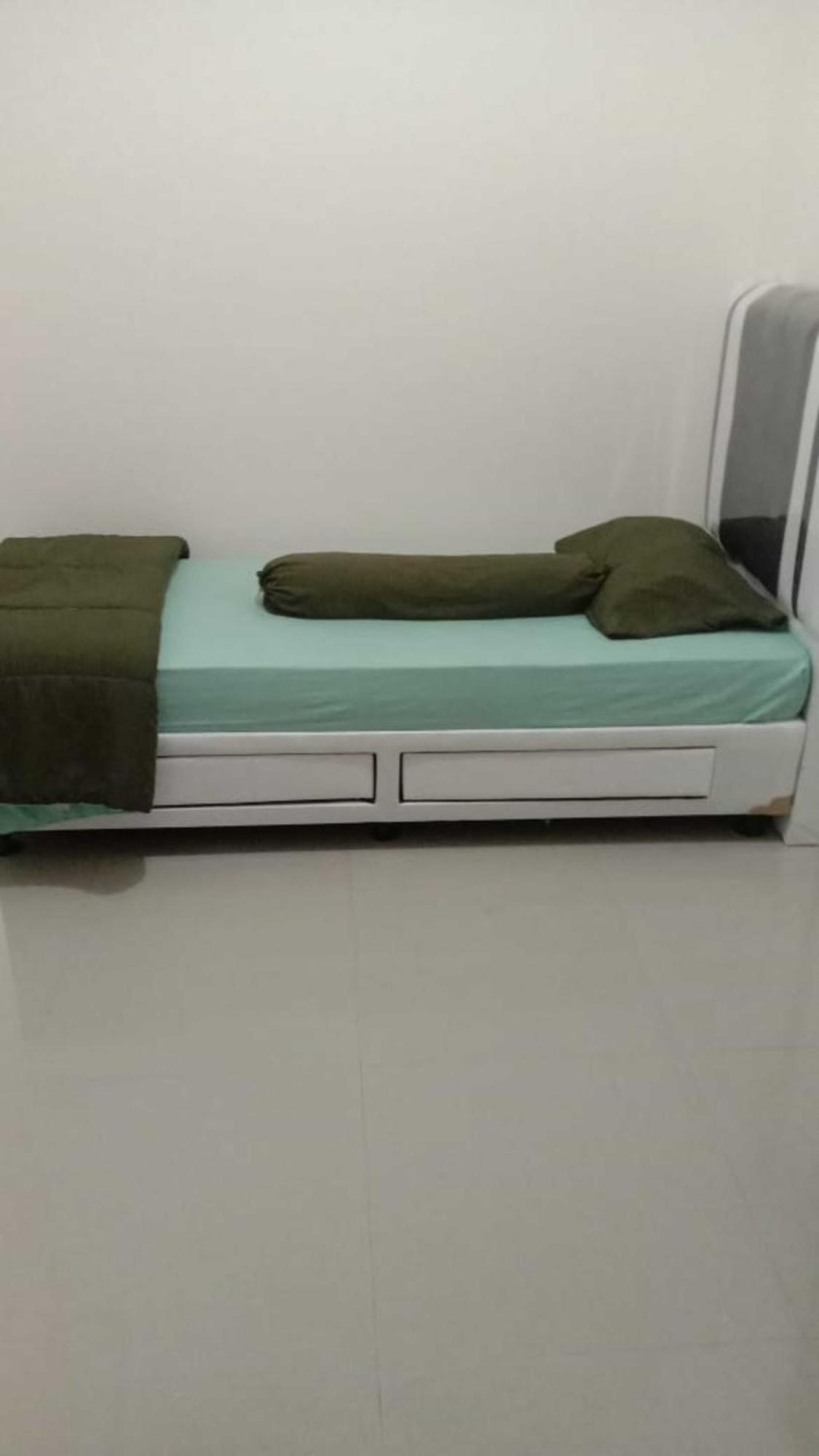 Wisma tamu Kost Griya Marina By Ecommerceloka